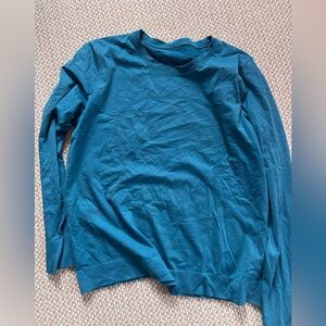 LULULEMON Blue Long sleeve Workout shirt, great worn condition, size 12